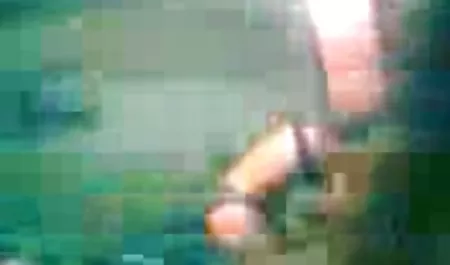 Lizzie Shay menyebar pipinya dan mengambil itu di pantat video bokep bokep