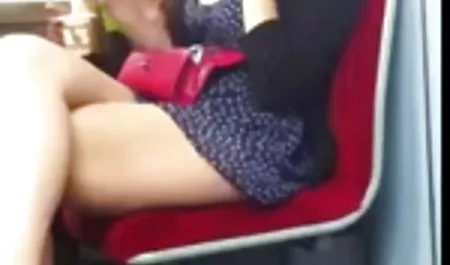 Kutu buku gadis menggosok vaginanya vidio bokepmi dan menyemprotkan