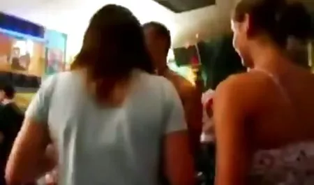 Tindik cewek seksi mendapat vidio bokep bus fucked di meja pijat
