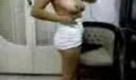 Kulit berwarna Brit taksi mengantar video pokep Bouncing pantat besar rambut coklat