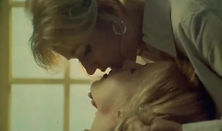 Dia Horny lesbian video nyentot teman