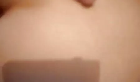 Cewek seksi vidio bokep xnnx dipermalukan di sofa